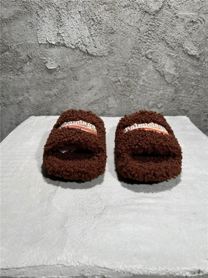 BLCG SLIPPERS