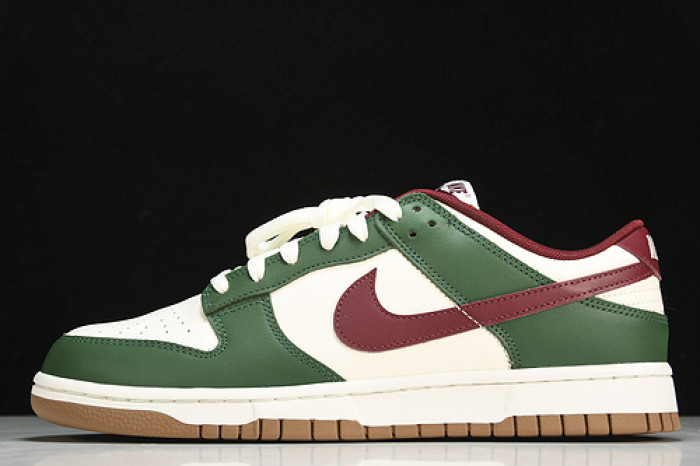 Nike SB Dunk Low "Gorge Green"  FB7160-161