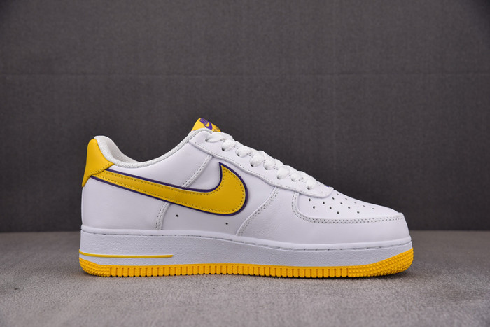 Nike Air Force 1 x Kobe Retro QS  FZ1151-100