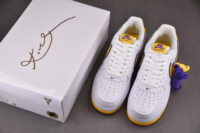 Nike Air Force 1 x Kobe Retro QS  FZ1151-100