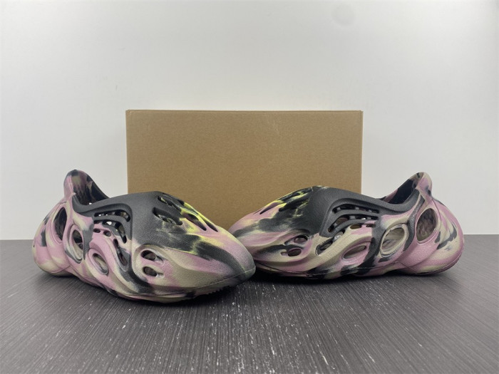 Yeezy Foam RNNR “MX CARDON" G9562
