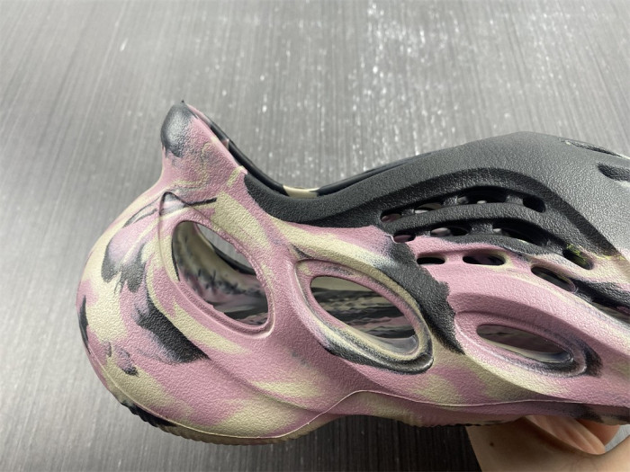 Yeezy Foam RNNR “MX CARDON" G9562