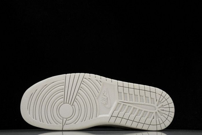 LV x Travis Scott x Air Jordan 1 Low OG  1A9V87