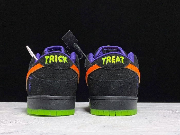 Nike SB Dunk Low Night of Mischief Halloween  BQ6817-006