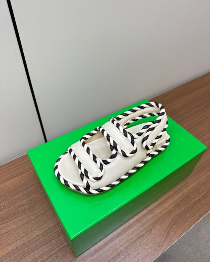 B0TTEGA VENETA  SLIDES