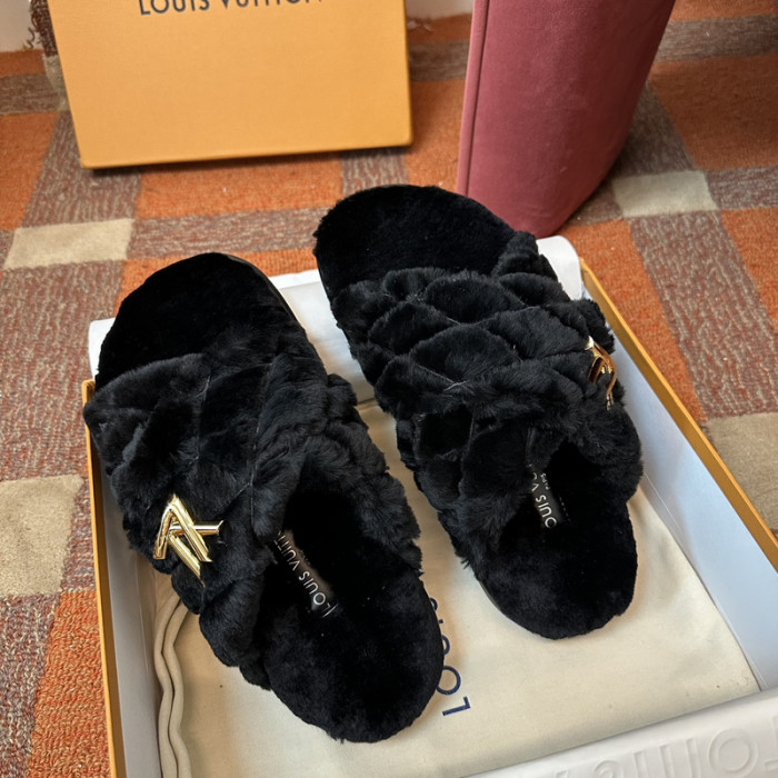 LV SLIPPERS