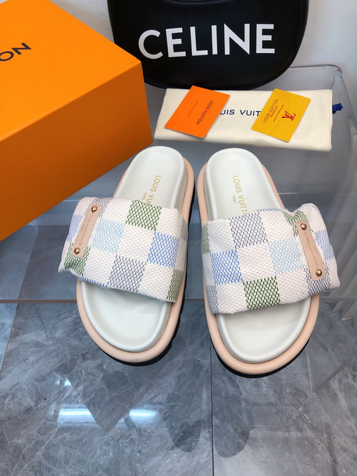 LV SLIPPERS