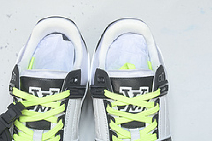 LV SNEAKER LOW YEE-004