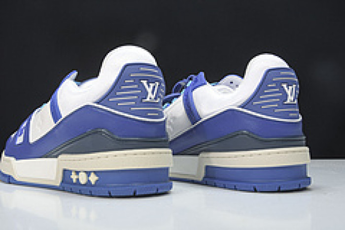 LV SNEAKER LOW YEE-007