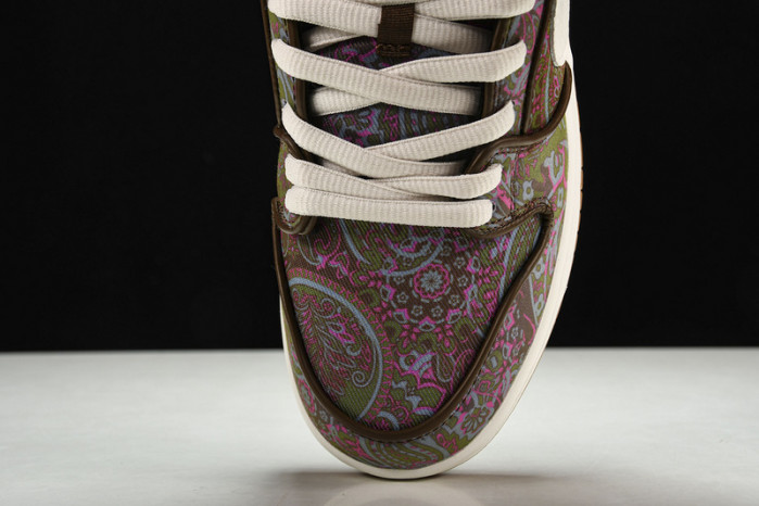 NIke SB Dunk Low “Paisley”   DH7534-200