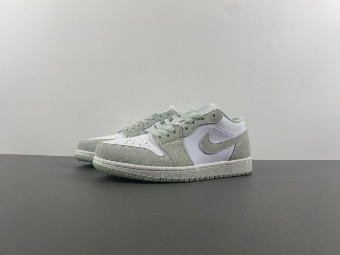 Air Jordan 1 Low “Light Green”  FN5214-131