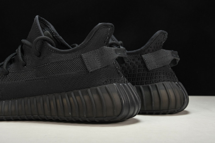 Yeezy Boost 350 V2 Cinder “Onyx” HQ4540