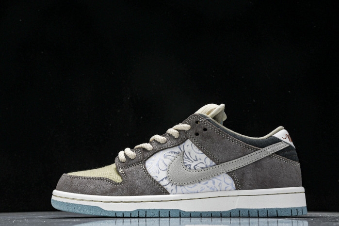 DUNK LOW  “Big Money Savings”  FZ3129