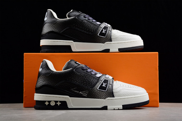 LV SNEAKER LOW YEE-016