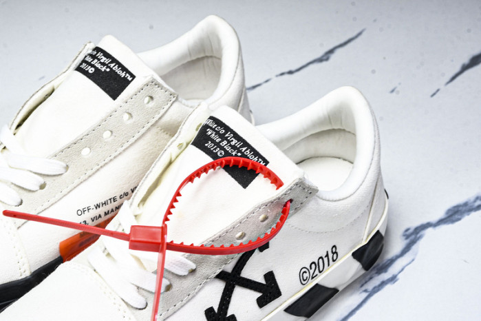 OF X  c/o Virgil Abloh Vulc Low Top 070901