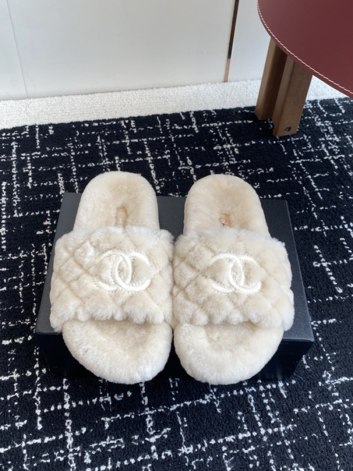 CH*NEL SLIPPERS