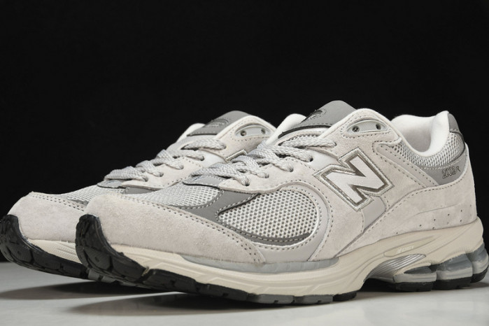 New Balance yeeshoes  ML2002RO