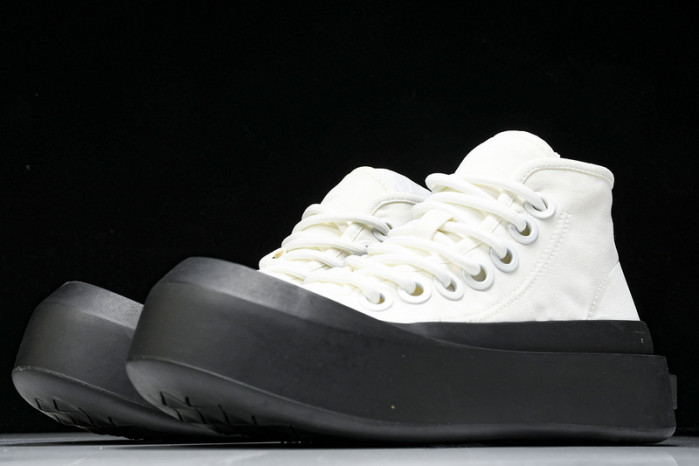 BOTTEGA VENETA  JUMBO SNEAKER