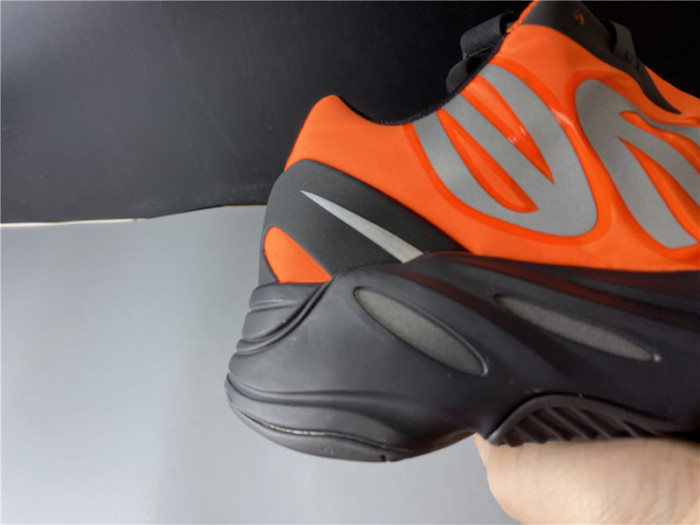 ADIDAS YEEZY BOOST 700 MNVN ORANGE - FV3258
