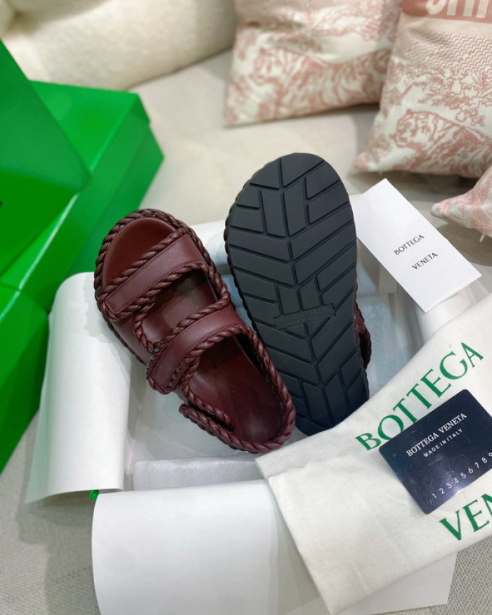 B0TTEGA VENETA  SLIDES