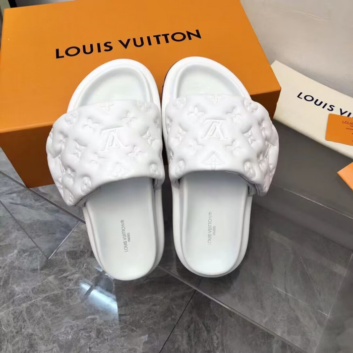 LV SLIPPERS